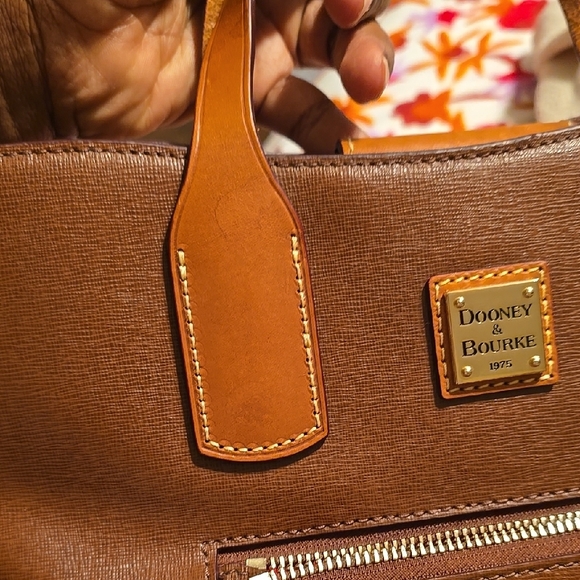 Dooney & Bourke Brinley Leather Tote Bag - Picture 3 of 10